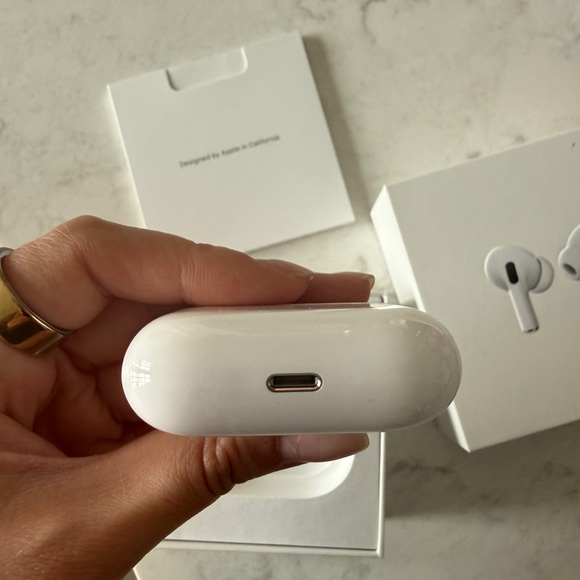 Apple AirPods Pro with MagSafe Charging Case - Picture 2 of 6